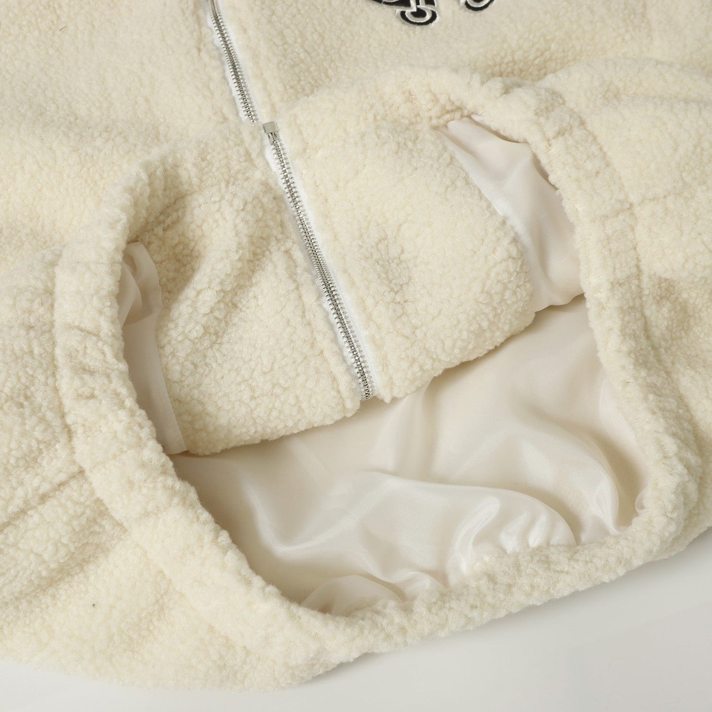 Blouson Sherpa brodé fer à cheval Chrome Hearts - Manteau gothique noir crème 825