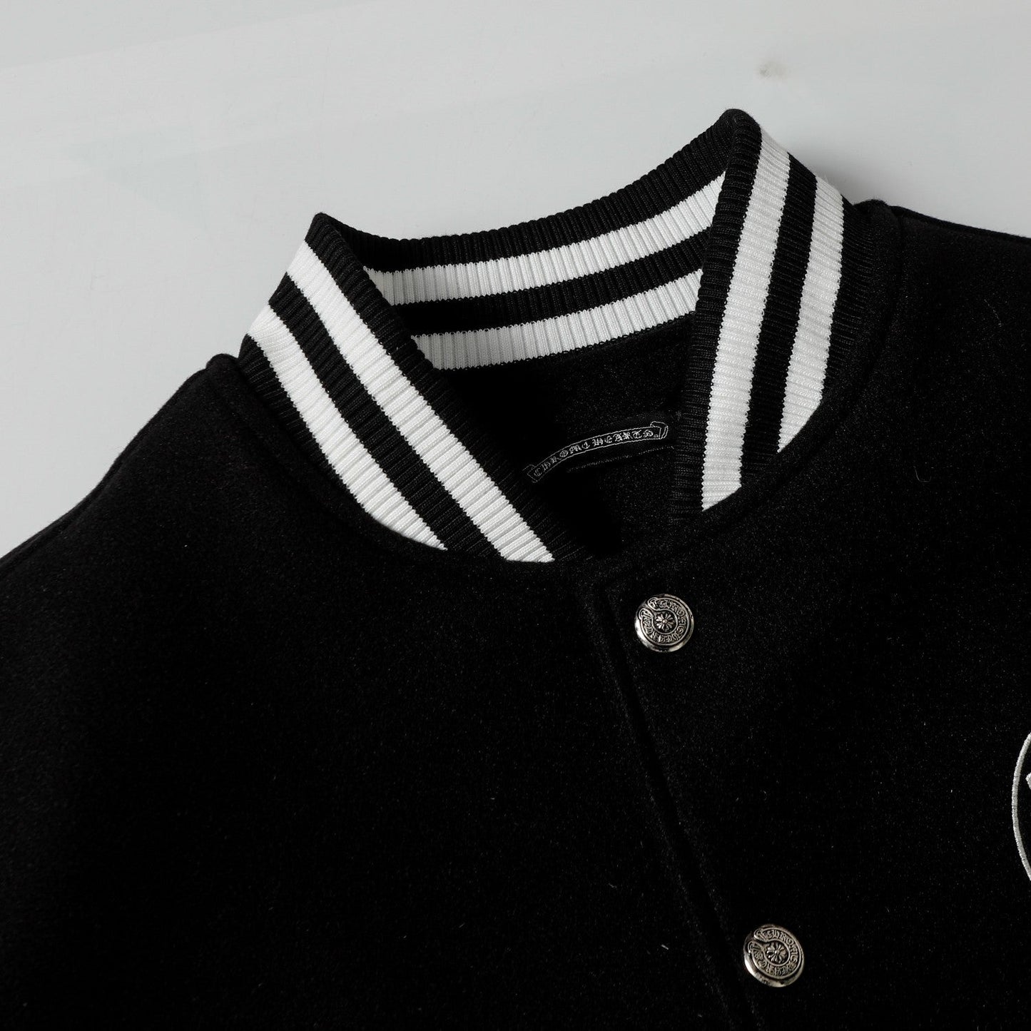 Blouson universitaire Chrome Hearts à superposition de croix – Vêtement d'extérieur style streetwear noir et blanc 2208